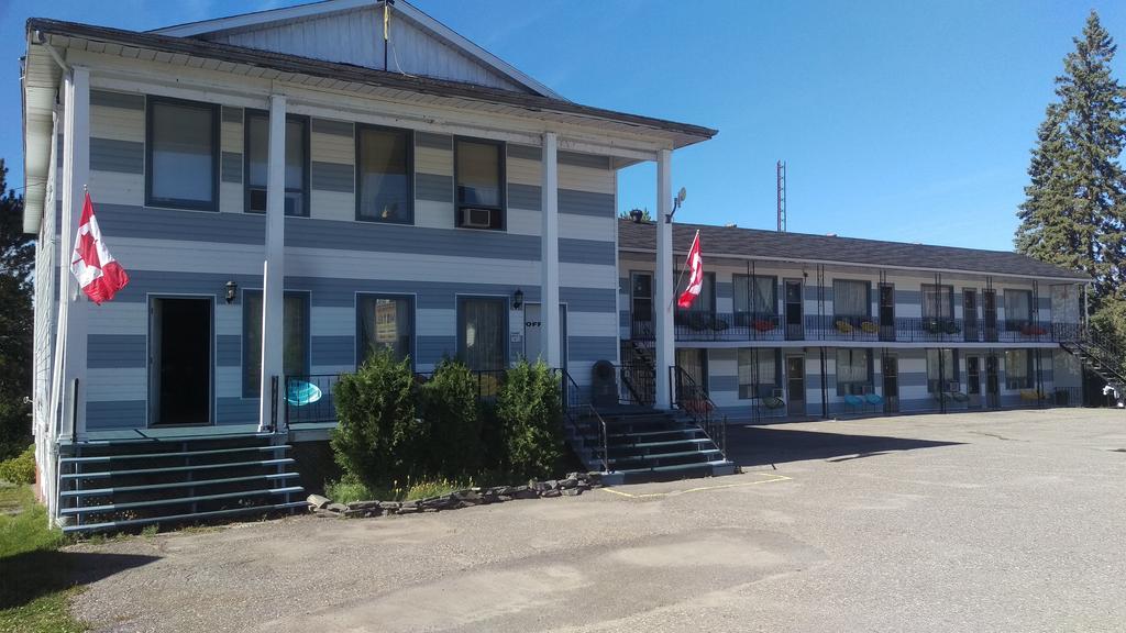 Bay Lake Inn - Frontiersman Motel Latchford Exterior photo